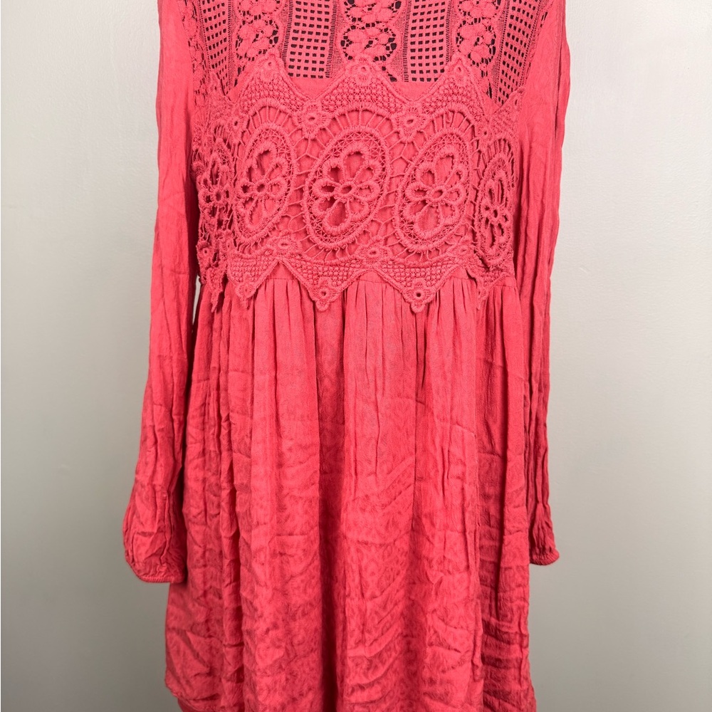 Jolt Crochet Yoke Long Sleeve Tunic - Coral